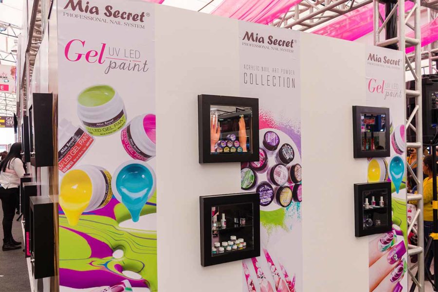 crearqperu-proyectos-diseño--de-stand-exhibidor-mia-secret-galeria-02