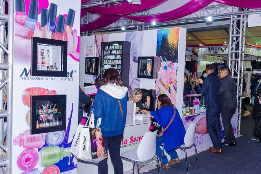 crearqperu-proyectos-diseño-de-stand-sillas-de-manicure-galeria-01