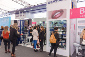 crearqperu-proyectos-diseño de stand-stand kryolan- Slider 02