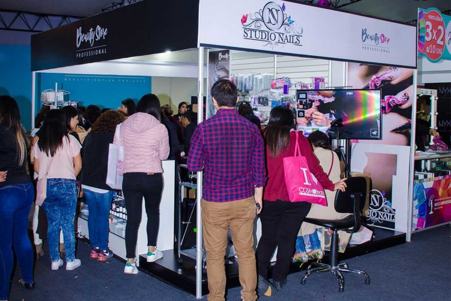crearqperu-proyectos-diseño-stand-beuaty-store-imagen-03