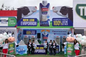 crearqperu-proyectos-diseño-stand-laive-slider-02